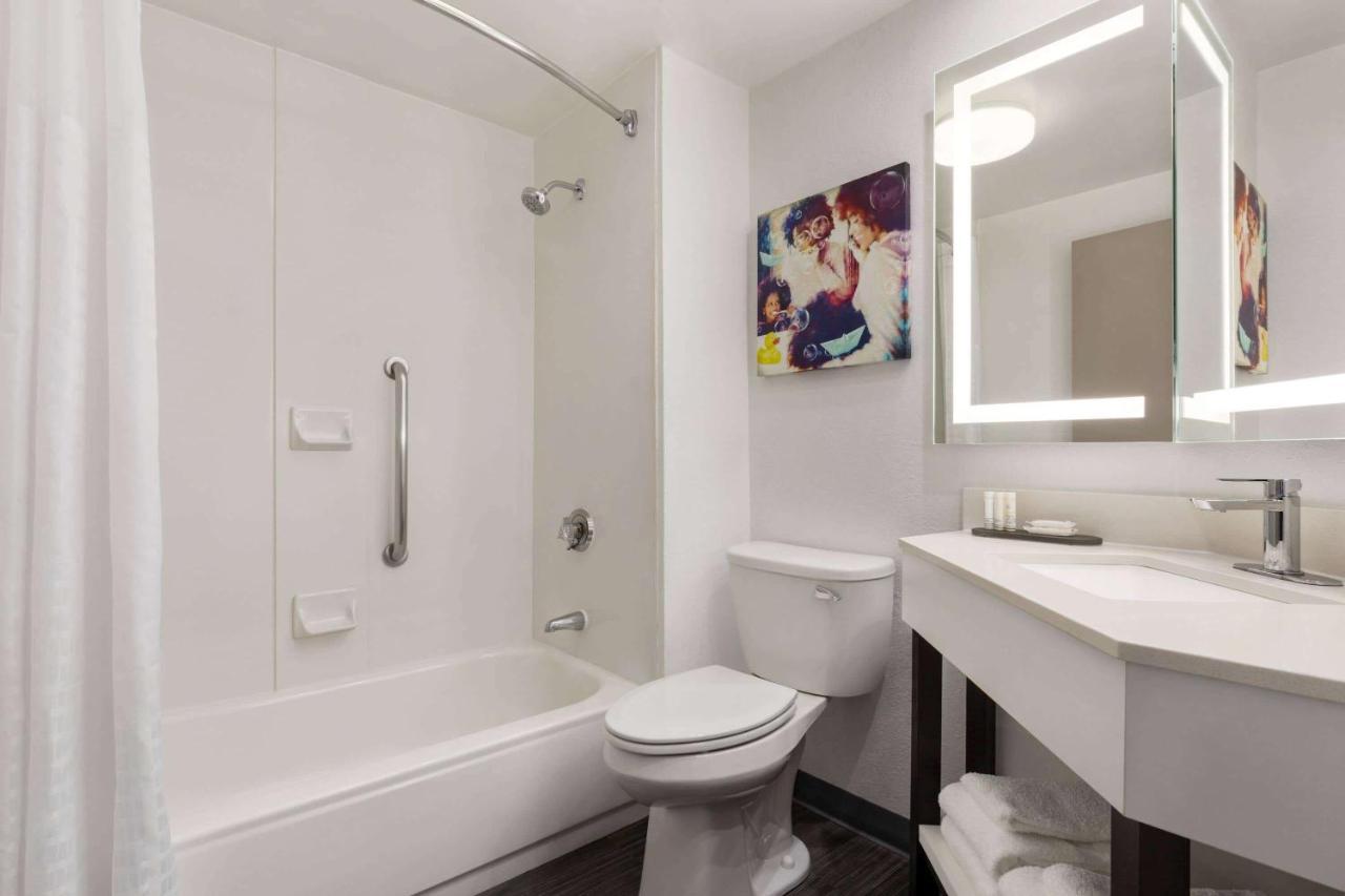 Hotel La Quinta By Wyndham Cleveland Airport West North Olmsted Zewnętrze zdjęcie