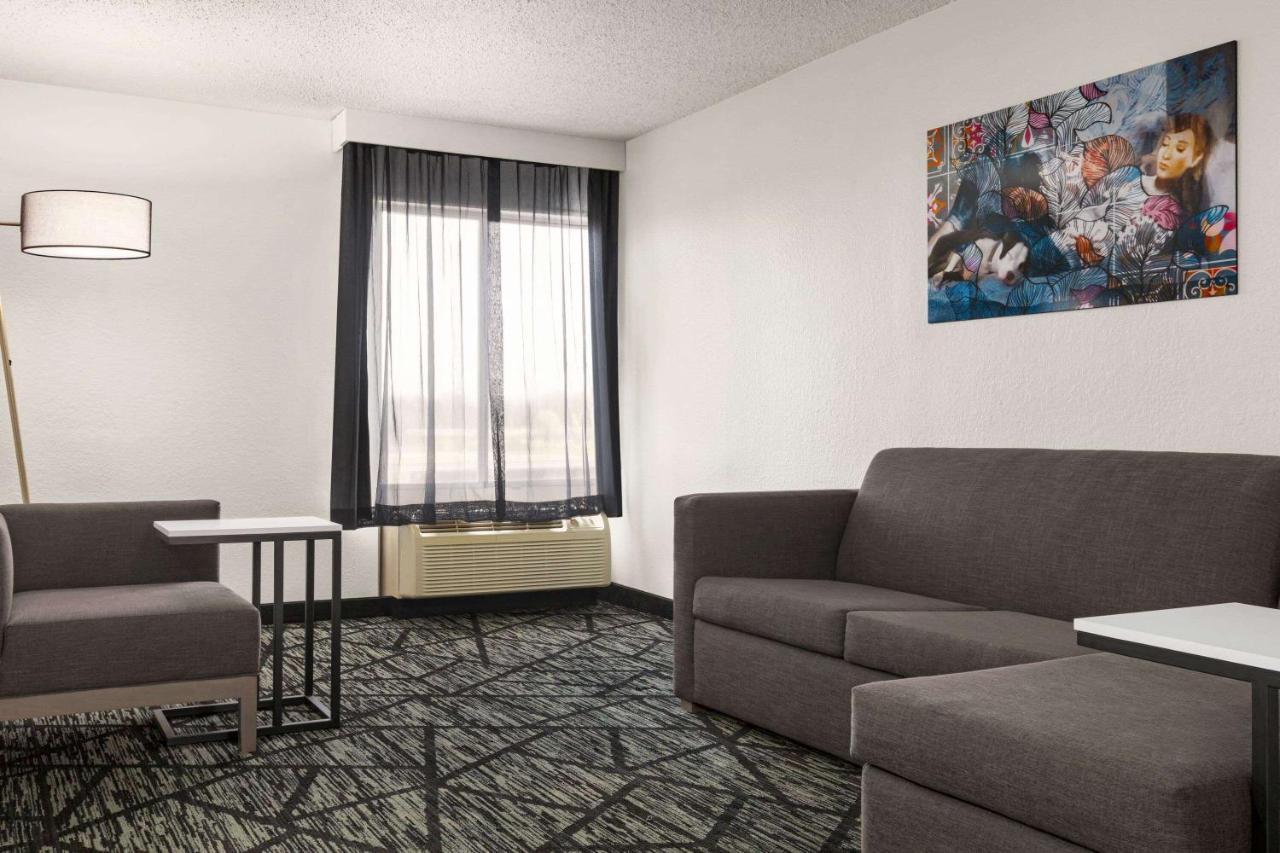 Hotel La Quinta By Wyndham Cleveland Airport West North Olmsted Zewnętrze zdjęcie