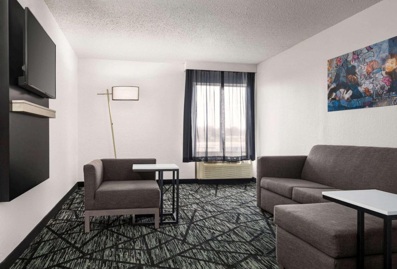Hotel La Quinta By Wyndham Cleveland Airport West North Olmsted Zewnętrze zdjęcie