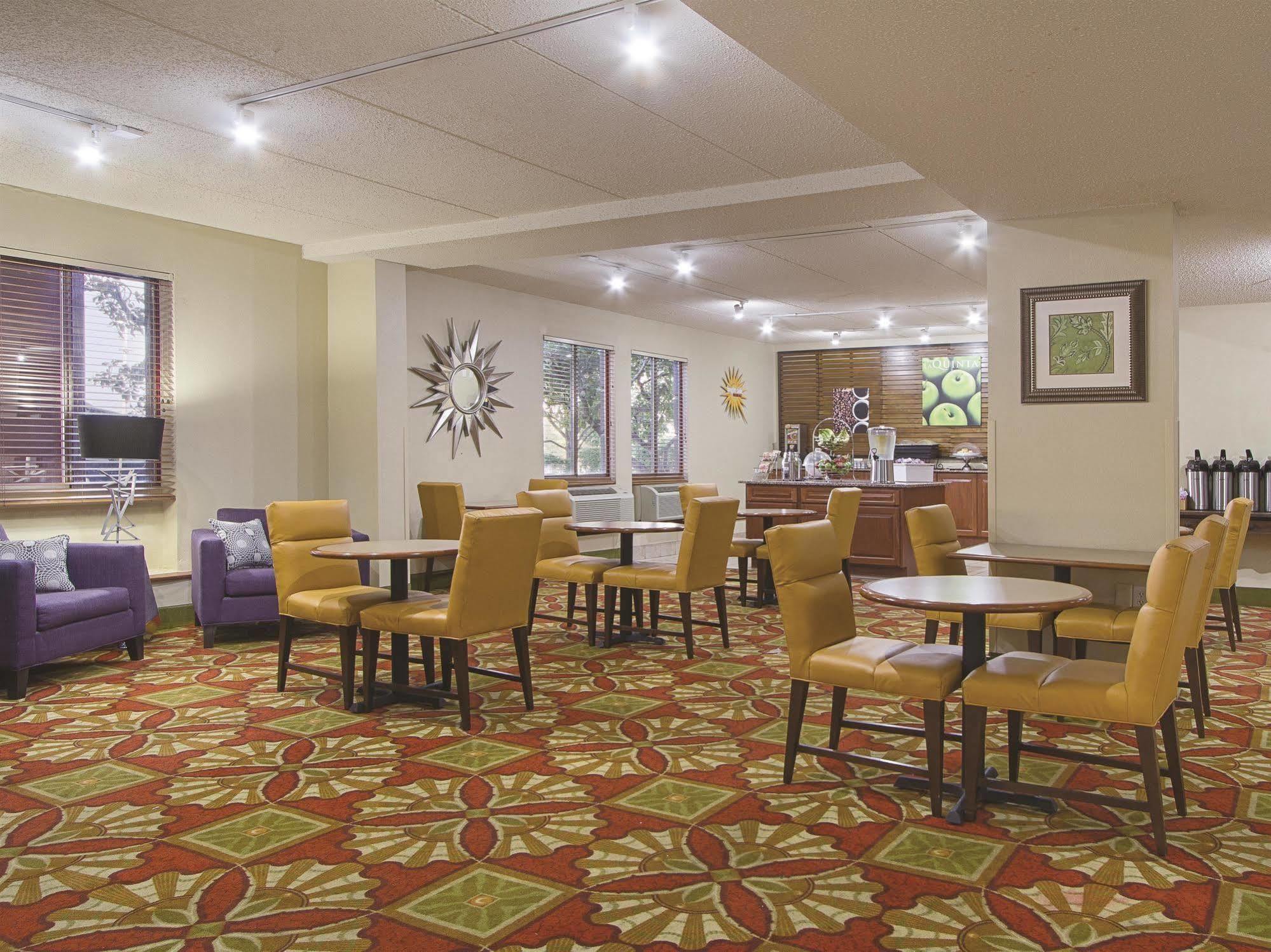 Hotel La Quinta By Wyndham Cleveland Airport West North Olmsted Zewnętrze zdjęcie