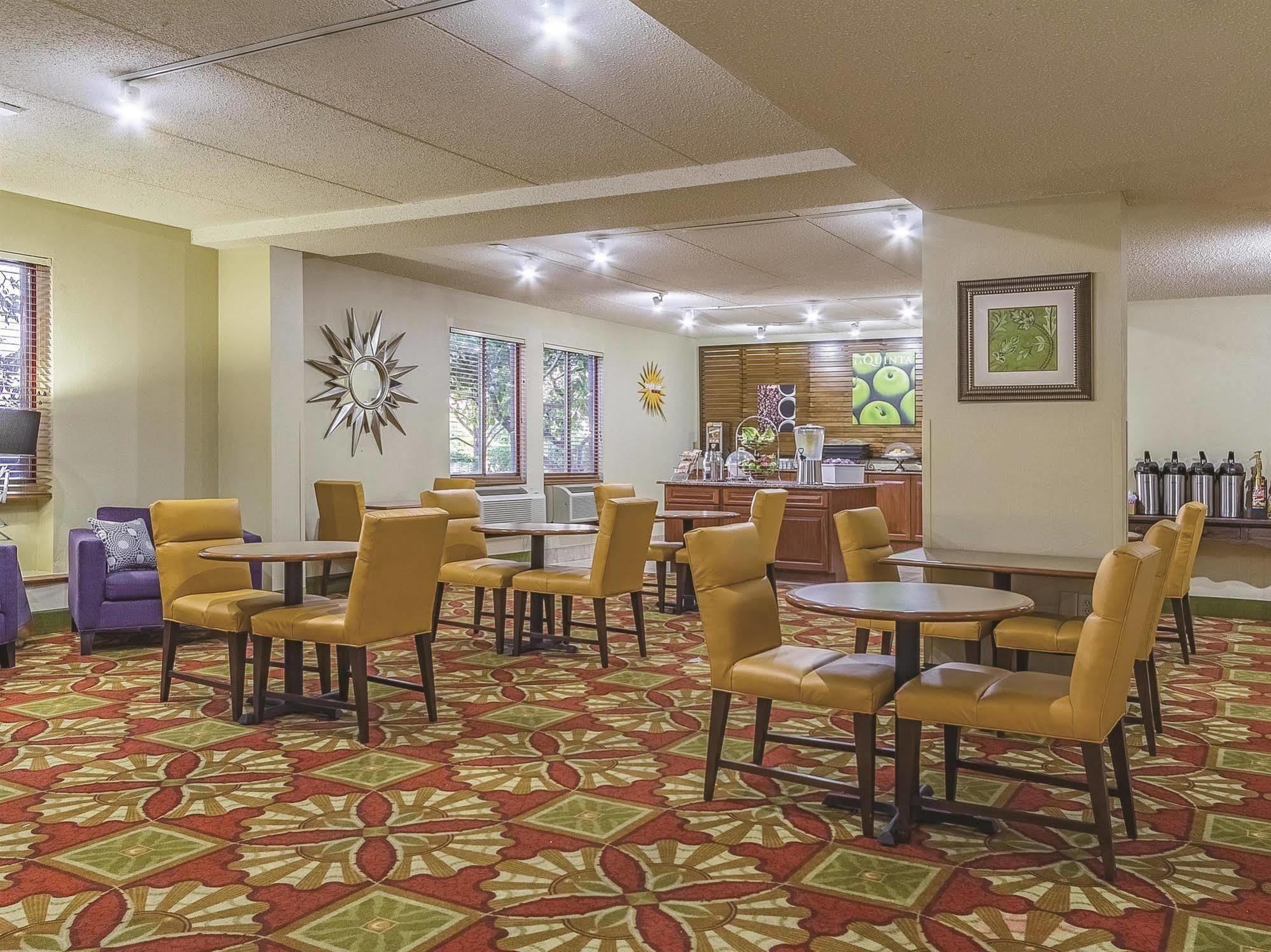 Hotel La Quinta By Wyndham Cleveland Airport West North Olmsted Zewnętrze zdjęcie