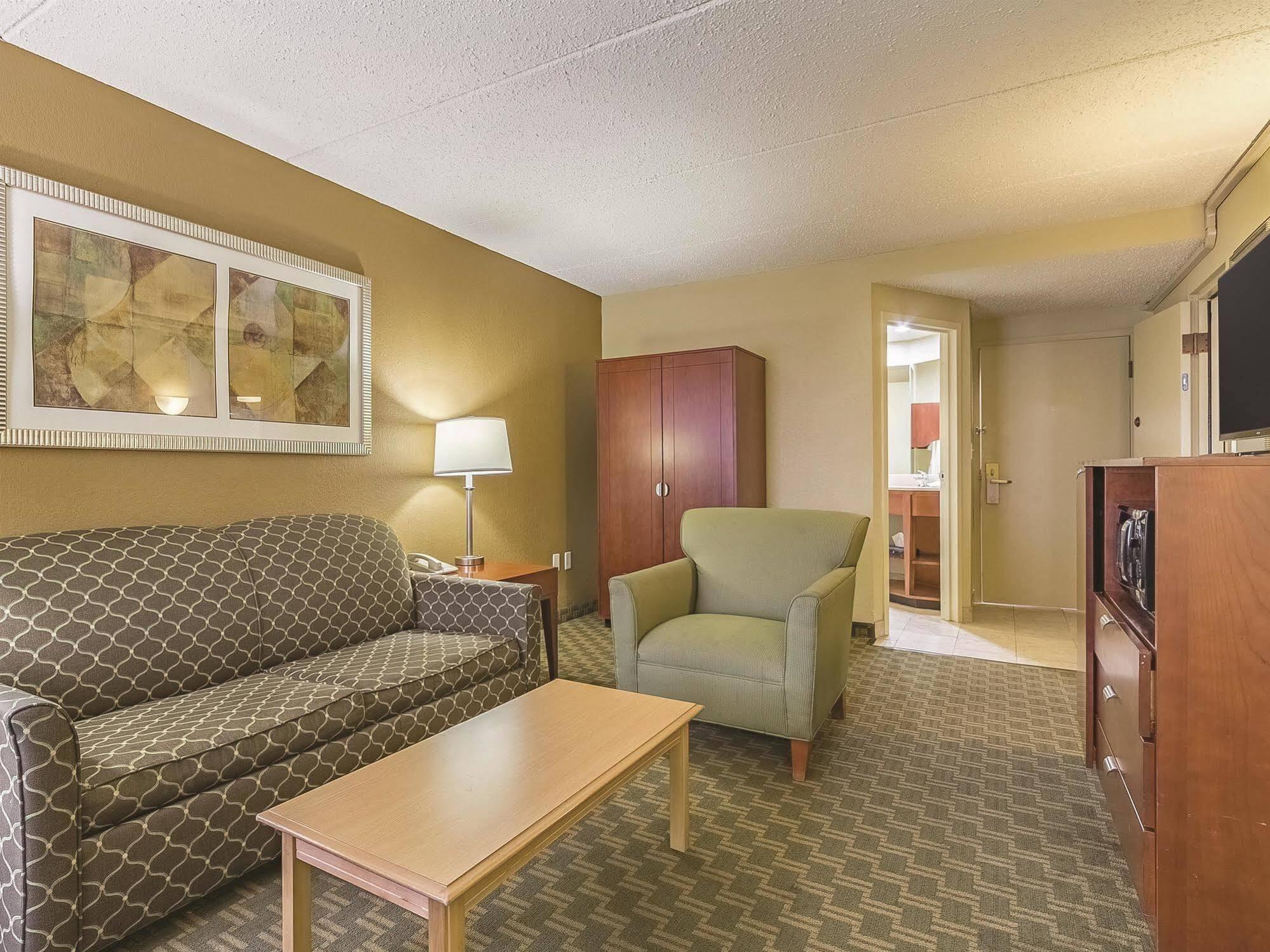 Hotel La Quinta By Wyndham Cleveland Airport West North Olmsted Zewnętrze zdjęcie