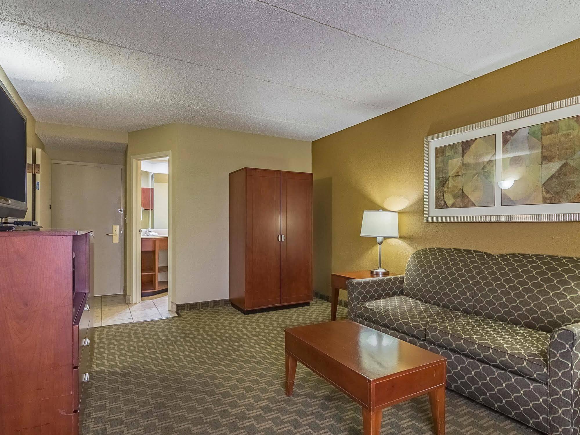 Hotel La Quinta By Wyndham Cleveland Airport West North Olmsted Zewnętrze zdjęcie